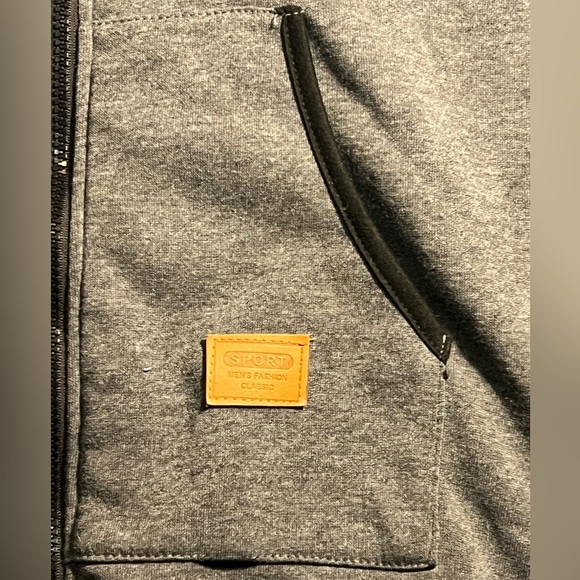 ONESIE with hood and pockets- Men’s large- fuzzy - Picture 5 of 5